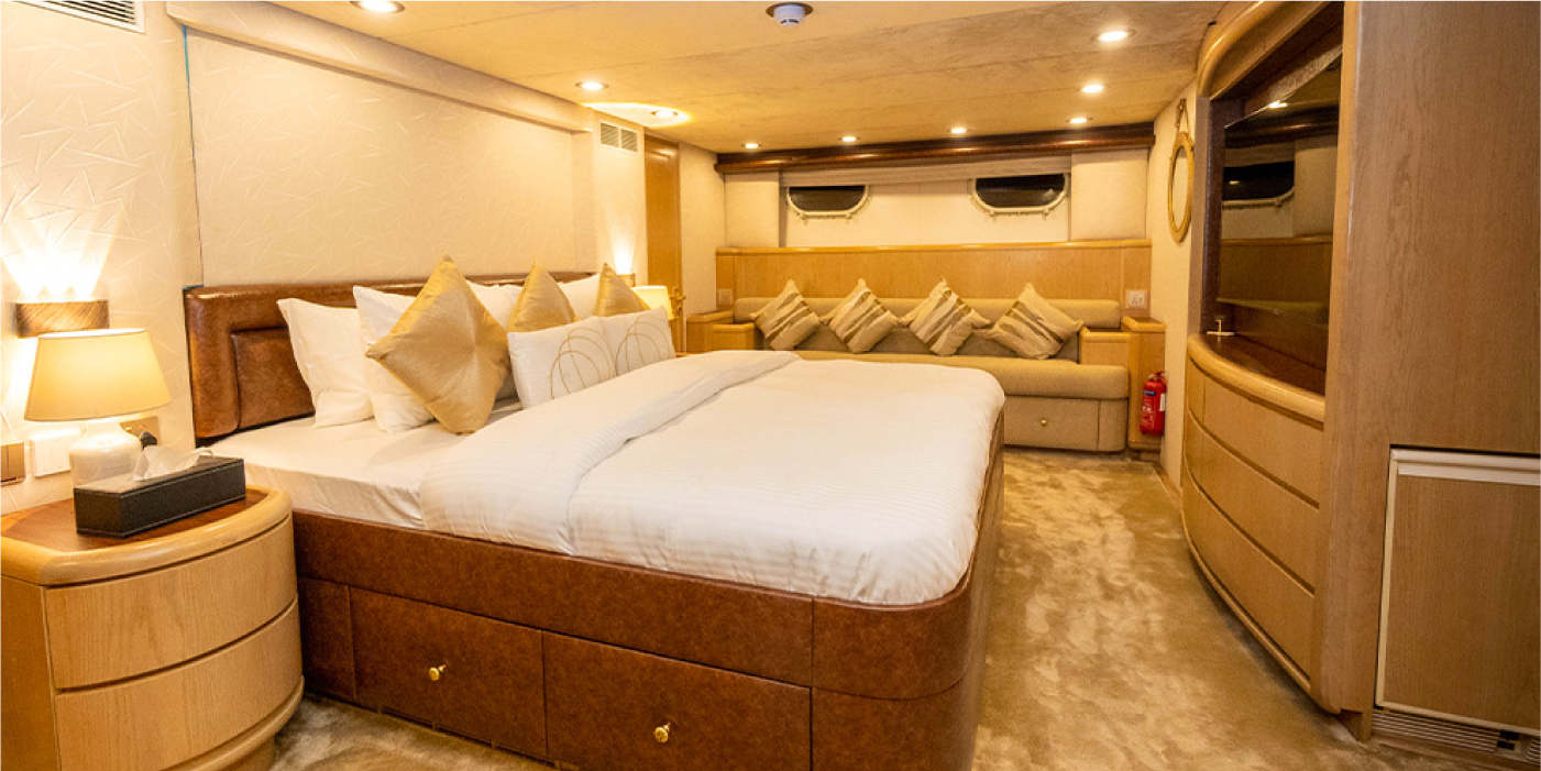 Master Cabin Lounge